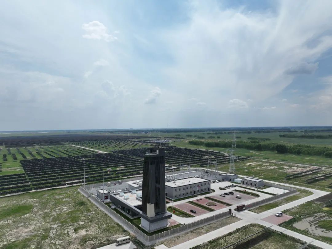 儲(chǔ)能資訊  全球首個(gè)光伏、儲(chǔ)能戶外實(shí)證實(shí)驗(yàn)平臺(tái)2022年度數(shù)據(jù)成果發(fā)布2.jpg